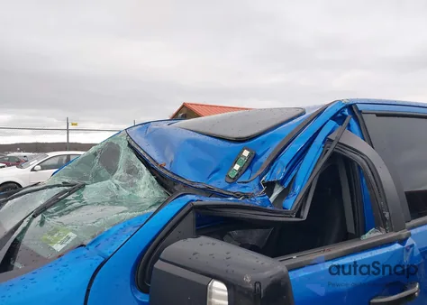 2024 Chevrolet Silverado 1500 4Wd Short Bed Lt Trail Boss z USA, uszkodzony, nr VIN 3GCUDFED3RG120422